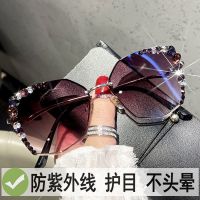 时尚墨镜紫外线辐射女小脸款防2021太阳眼镜女网红水钻年新款潮