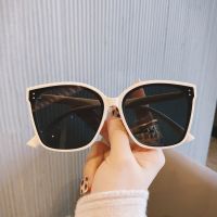 大脸显瘦墨镜女2021年网红复古男太阳眼镜防新款潮韩版紫外线ins|米色 镜盒+镜布