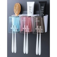 三口之家洗漱套装免打孔壁挂牙刷架漱口杯牙刷置物架牙杯架_578_770