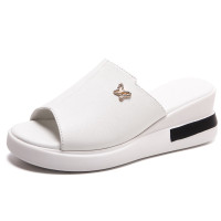 公牛四季男鞋软皮凉拖鞋女2022夏新款百搭坡跟松糕厚底防滑一字拖高跟女网红ins潮中年妈妈夏天穿凉鞋