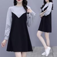 白织鸟2020早秋新款撞色圆领连衣裙女时尚气质宽松显瘦a字裙配背包