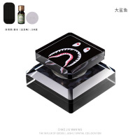 潮牌汽车香水摆件车载水晶香水座式男高档车内饰品摆件古龙除异味 大鲨鱼(送防滑垫)