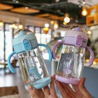 幼儿园奶瓶防摔背带两用水杯塑料吸管杯可爱儿童便携可挎外出水壶