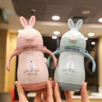 新款儿童卡通兔耳朵外出手柄杯男女宝宝便携吸管保温杯幼儿防摔