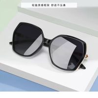 太阳镜女偏光墨镜女士防紫外线大框眼镜百搭显瘦司机开车