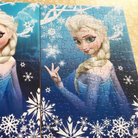 迪斯尼爱莎公主冰雪奇缘1000片艾莎平涂100块儿童宝宝益智拼图