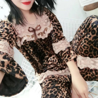 睡衣女秋冬新款豹纹显瘦金丝绒性感套装大码家居服网红蕾丝两件套