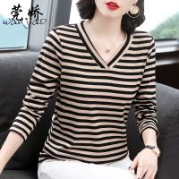 条纹V领长袖t恤女宽松打底衫秋新款中老年妈妈显瘦上衣百搭体恤女 莎丞