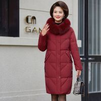 佚貌YIMAO 冬季过年服妈妈装冬装羽绒服白鸭绒狐狸毛领2021女装中长连帽保暖