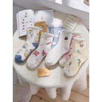 可爱珊瑚绒袜子女秋冬季保暖中筒袜加绒加厚毛绒家居袜睡眠月子袜