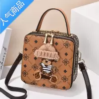 封后包包2022新款包包女夏季感铆钉印花小方包时尚个性小包女斜挎女斜挎包