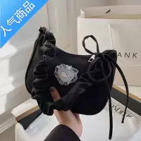 封后包包女2021新款爱心设计感腋下包单肩包新月包褶皱可爱抽绳手提包女斜挎包