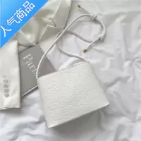 封后女包2022新款潮流百搭小众设计质感腋下包斜挎包时尚小包女斜挎包