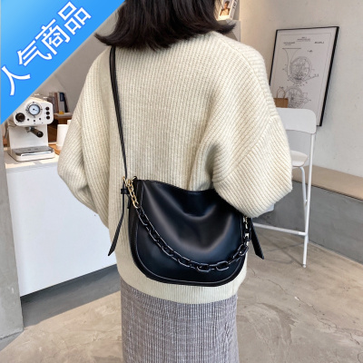 封后软皮斜挎小包包女夏季2022新款2021潮感时尚百搭腋下包大容量女斜挎包