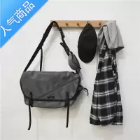 封后香港旗舰斜挎包男机能休闲大容量邮差包旅行工装风单肩包学生挎包单肩包男