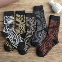 羊毛袜子女秋冬季中筒袜加绒加厚保暖中长款豹纹堆堆袜ins潮百搭