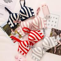 内衣女无钢圈聚拢小胸薄款收副乳上托调整型甜美美背无痕文胸套装