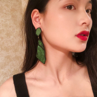 欧美大气耳环女气质时尚长款夸张圆脸显瘦耳坠复古绿色新款潮耳饰