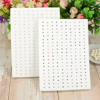 100对迷你水钻耳钉白钻彩钻2.5毫米盒装饰品耳饰精美包装地摊