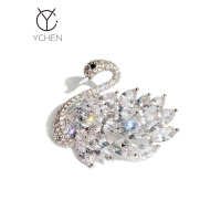 大气水晶天鹅胸针女高档韩国时尚天鹅别针个性大衣外套装饰品