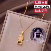 钛钢小萌佛项链投影心经吊坠女辟邪弥勒佛金镶玉锁骨链饰品