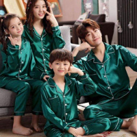 亲子睡衣秋冬红豆一家三口亲子装春夏季长袖冰丝绸春秋儿童睡衣男童母女家