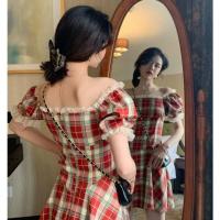 闺蜜装裙子2020新款夏季韩版修身连衣裙时尚可爱小清新拍照学生党复古格子红色连衣裙女夏季新款方领泡泡袖法式收腰闺蜜装短裙