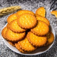 日式海盐味日本小圆饼干网红零食薄脆咸香曲奇小饼干