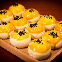 蛋黄酥雪媚娘点心15个饼干甜品网红零食糕点点心早餐整箱