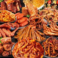 零食大礼包送男女朋友生日礼物整箱宿舍休闲辣条荤素多组合零食