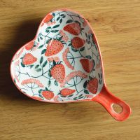 1个装9寸带把心型碗草莓 2个装北欧ins风釉下彩陶瓷盘子带柄方盘家用创意早餐盘水果盘烤盘