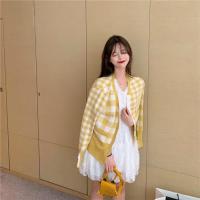 尤柯鸟(yoekbird) 新春优惠时尚韩潮 让人眼前一亮的不对称亮色小外套清新格纹毛衣针织衫