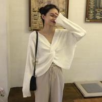 尤柯鸟(yoekbird) 新春优惠时尚韩潮 秋装小女人味露肚脐V领长袖毛衣女