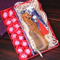 木梳子檀木女士用防脱发女刻木梳学生防静电密齿梳定制刻字家用高档木质按摩梳男送老婆定制刻字礼盒