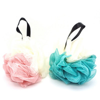 日本DAISO大创彩色柔软舒适耐用沐浴球2枚入 颜色随机