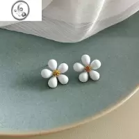 JiMi气质白色爱心花朵耳环2023年新款潮小众高级感耳钉设计感耳饰耳圈
