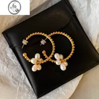 JiMi欧美ins花朵淡水珍珠耳环女小众设计感高级气质独特耳圈耳饰