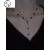 JiMi2022新款潮绿钻V字项链女ins小众设计感锁骨链气质时尚轻奢颈链女