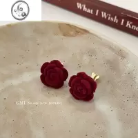 JiMi酒红色植绒玫瑰花无耳洞耳夹女夏季小众设计感耳骨夹甜美气质耳环