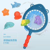 儿童洗澡潜水艇玩具水上宝宝戏水喷水浴缸女孩捏捏叫玩水套装男孩 感温鲨鱼捞鱼[7件套]