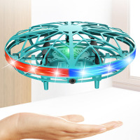 执爱 UFO感应飞行器玩具新奇特技小型四轴智能悬浮飞碟玩具