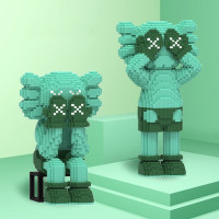 潮牌捂脸KS积木武力熊积木系列兼容积木网红小颗粒拼装积木兼容乐减压拼装玩具生日礼物