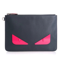 香港直邮 FENDI芬迪 深蓝灰拼荧光粉牛皮荔枝纹小怪兽眼睛手拿包男士