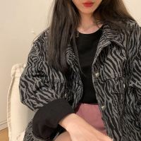 吸睛斑马纹牛仔外套女宽松显瘦酷帅书页口袋牛仔服中长款上衣