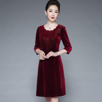 结婚母亲装妈妈婚礼服洋气喜婆婆旗袍中老年秋冬新款金丝绒连衣裙