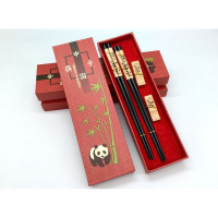 中国风礼盒筷子 熊猫陶瓷筷架 两双装 实木质刻工艺 出国外事礼品送老外送长辈送闺蜜结婚礼