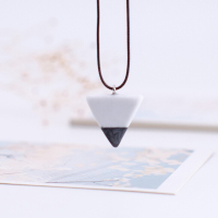 韩版百搭情侣项链简约创意三角陶瓷吊坠学生男女衣服配饰饰品七夕情人情侣配件送闺蜜送朋友