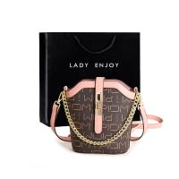 舒弗(LACHOUFFE)小包包女包新款2019小CK时尚潮秋冬百搭ins锁扣水桶包单肩斜挎包