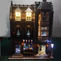兼容樂高城市转角咖啡巴黎餐厅广场灯光街景拼装成人积木模型 绿色杂货铺+灯光