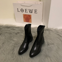 些久新款尖头中跟西部牛仔短靴米白色粗跟秋季单靴中筒瘦瘦靴百搭女靴